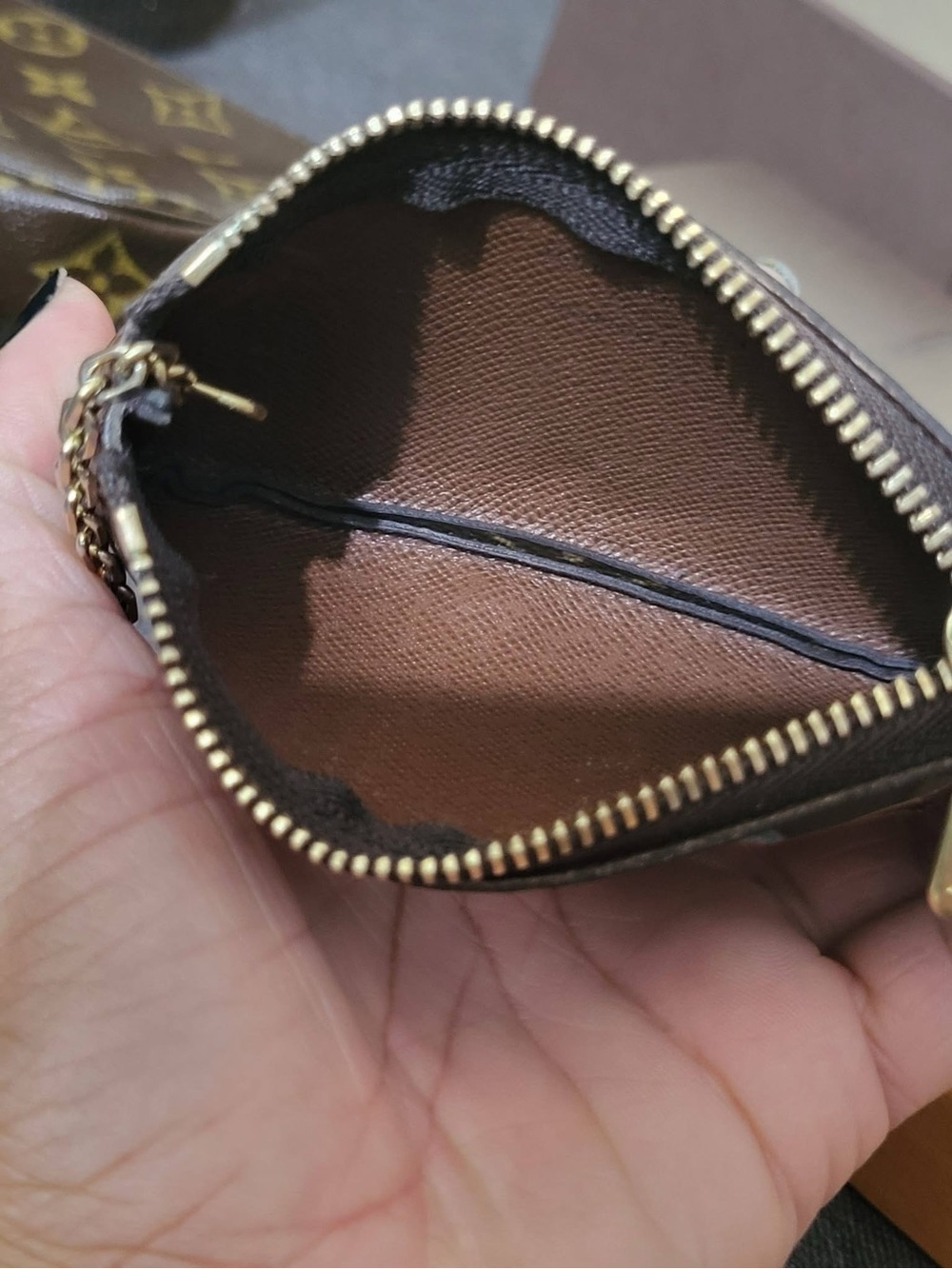 Louis Vuitton Keycles - Picture 9 of 9